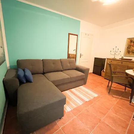 Charming House In * Zrnovo